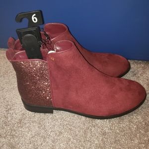 SOLD Wonder Nation Big Girls 6 Booties